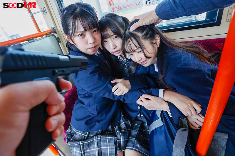 【VR】【8K】【VR】（超リアル体験）バスジャックVR ※被害者7名女子●生 スクールバスで、未成熟おマンコを好き勝手に犯しまくりSPECIAL サンプル 5