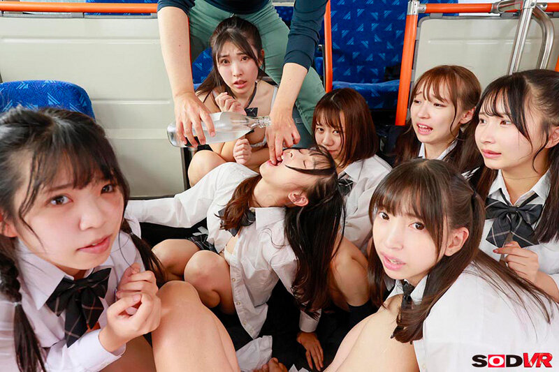 【VR】【8K】【VR】（超リアル体験）バスジャックVR ※被害者7名女子●生 スクールバスで、未成熟おマンコを好き勝手に犯しまくりSPECIAL サンプル 6