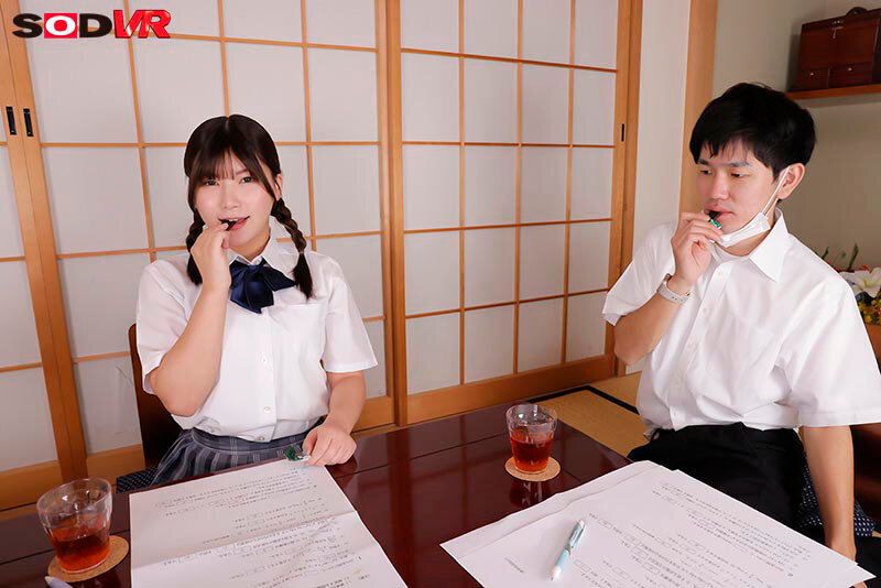 【VR】【8K】憑依！誰にでも優しいクラスの人気者、清楚お嬢様の体をノットリ！ 有加里ののか サンプル 2