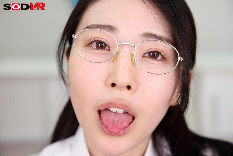 【VR】【8K】地味で真面目な図書委員の皆月さんは、実はドスケベ変態女。射精しても抜かずに腰振られ杭打ちピストンで連続中出し！ 皆月ひかる サンプル 9
