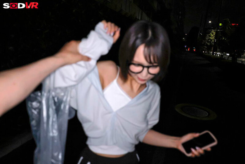 【VR】【8K】【追跡視点】深夜、コンビニで見かけた無防備スレンダー女子を追跡姦。 自宅に押し入りレ×プVR サンプル 6