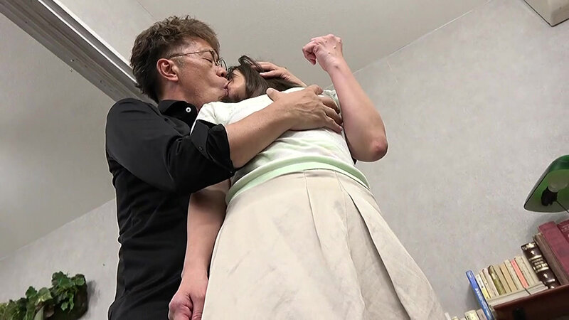 自ら広げて誘う熟女 エロドラマ6人4時間 「私のココ、いっぱい舐めて～！」 サンプル 9