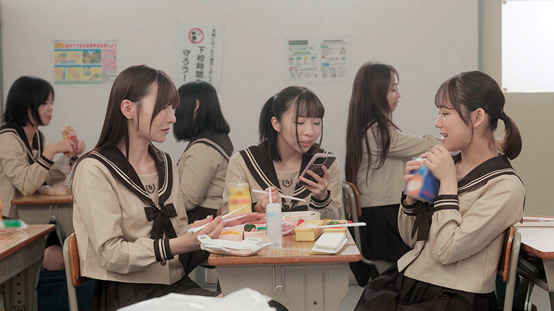 学生時代に好きが溢れ過ぎた一方通行なレズで離れた2人の気持ちは大人になって再会しあの頃の想いをもう一度伝えキスをして好きを感じ合った Nia 小野寺舞 サンプル 2