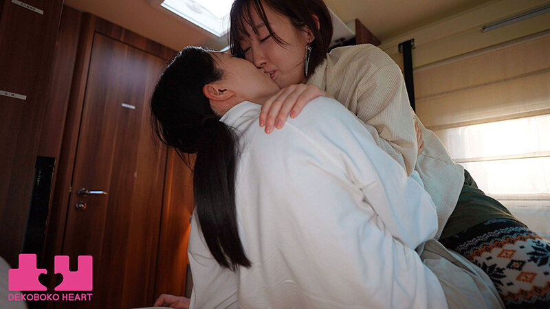 ハニカミキャンプ旅行 最初は緊張したけど…外でハグしてキスしたら…一気に距離が近づいてキャンピングカーで何度も身体を重ね合った24時間限定の恋人デート 皆月ひかる 咲野瑞希 サンプル 6