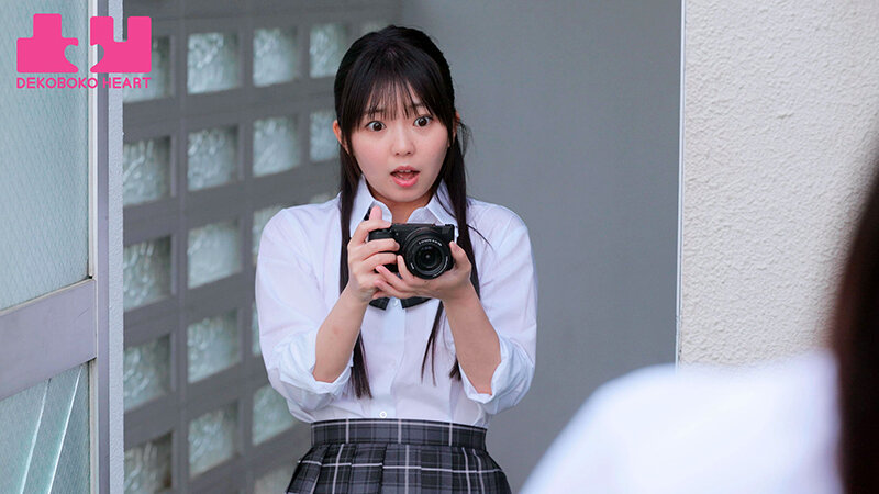クラスで一番美人なマドンナのパンチラが撮れちゃった！？パンツ写真をオカズにマンズリしていたらバレちゃったけど相互オナニーで好きが溢れて校内レズに発展した 松井日奈子 泉りおん サンプル 3