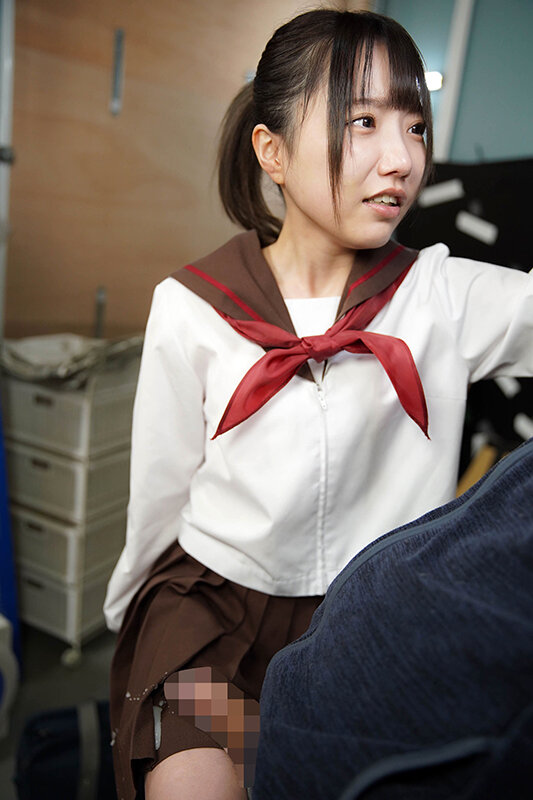 「気弱な子だと思ったら…」痴●したオヤジを死角に連れ込み精子が出なくなるまで説教射精させる痴女子○生 小柄J○ゆい サンプル 7