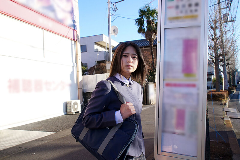 「気弱な子だと思ったら…」痴●したオヤジを死角に連れ込み精子が出なくなるまで説教射精させる痴女子○生 生意気J○みつき サンプル 3
