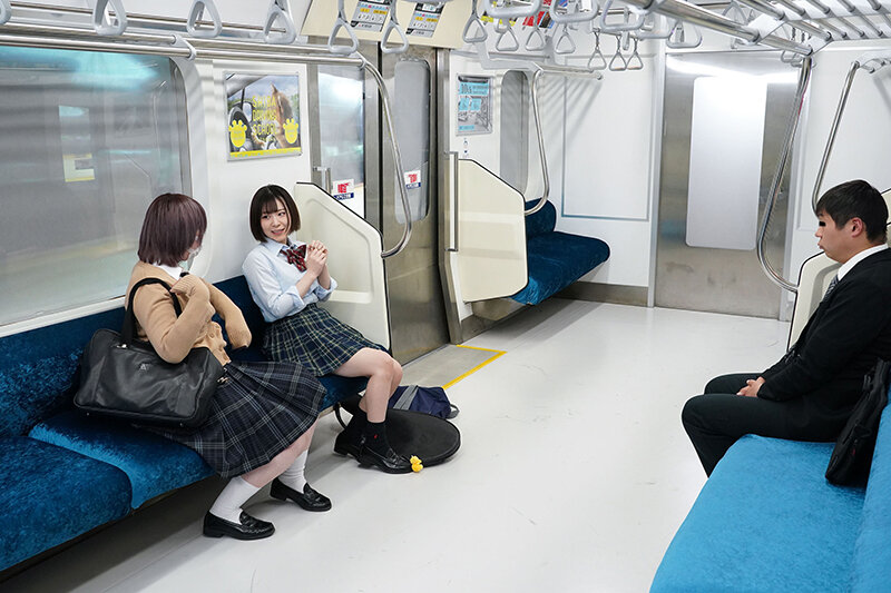 最終電車で痴女とまさかの2人きり！J○Ver 向かいの座席でパンチラしてくる小悪魔女子○生の誘惑で勃起したらヤられたVOL.3 友達とおふざけ挑発娘 えな サンプル 3