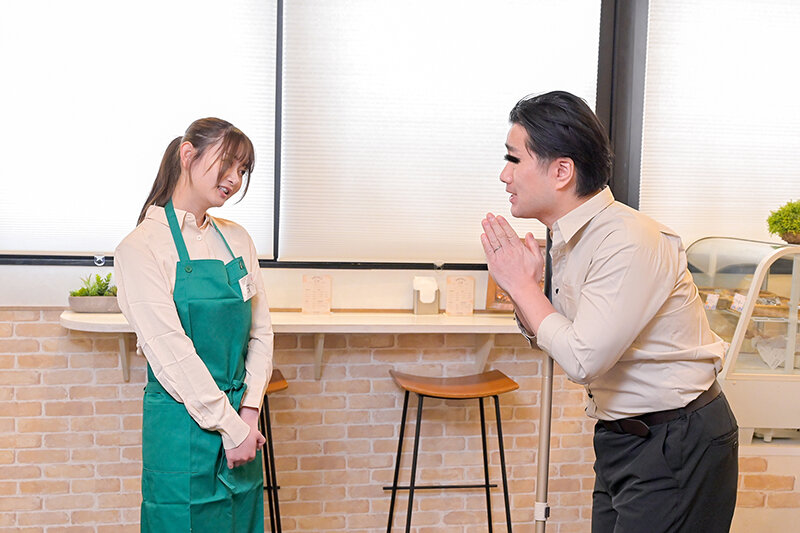 人手不足で悩む店長より偉いバイト様！辞めたいと言ってきた地味なバイトさんを引き止めたら...まさかのオヤジ好きの絶倫マ〇コで仕事中に何度も性欲処理させられた サンプル 3