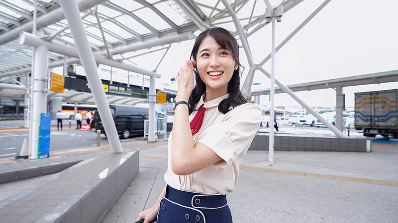 内緒でエグい接客してくれた美人CAをホテルに誘って生ハメしたら何度も求めるヤリマンだったVOL.6 サンプル 8