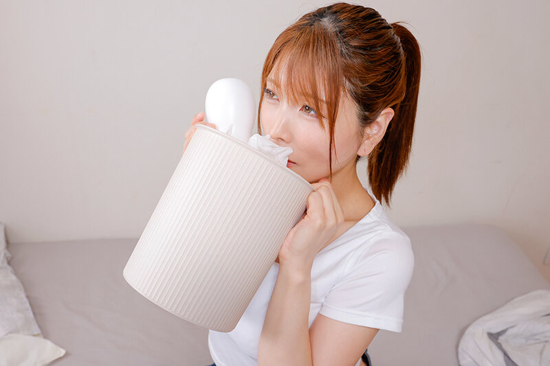 「二人だけの秘密ね...」せんずり臭い父子家庭の家族全員をデカ尻で誘惑！声が出せない状況で膣内搾精するヤリマン家政婦 サンプル 4