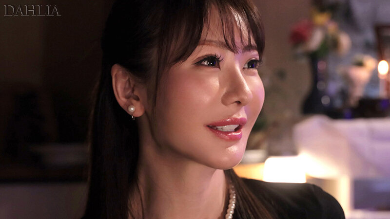 【喪服キメセクNTR】亡くなった旦那の親友と葬式前夜に不謹慎なSEXでチ○ポ狂いの覚醒状態に…気づいたら大乱交になっていました。 小沢菜穂 サンプル 1