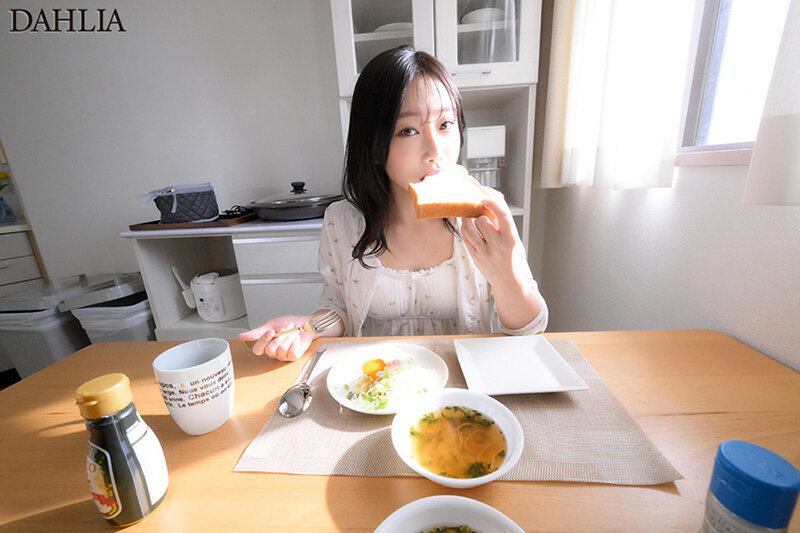 最高の奥さんと、初めてのリアル妊活中出し。緊張ドキドキ密着ハメまくり結婚性活へようこそ！ 三葉ちはる サンプル 1