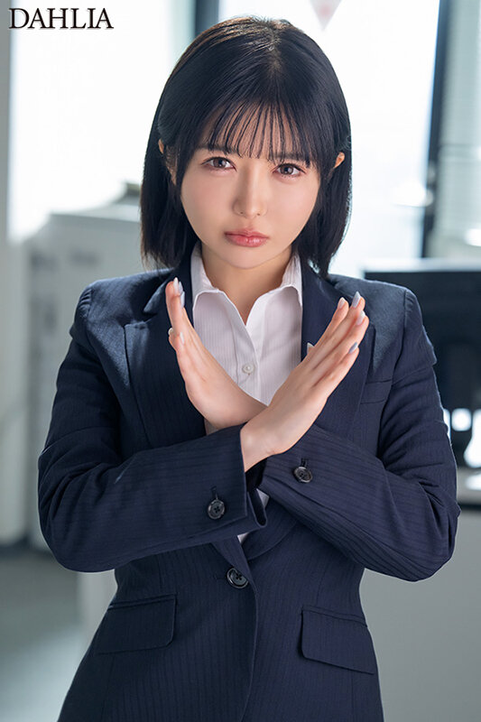 退職代行の実績No1の善場さんが、ブラック企業から罵倒されまくり号泣失禁お漏らしピストンで涙目でチ○ポ懇願することになりました。 善場まみ サンプル 1