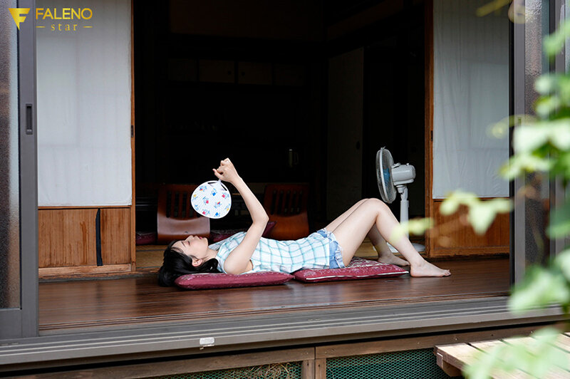 田舎の置屋 小さいころから育った村の男を癒す純朴美少女 時田亜美 サンプル 1