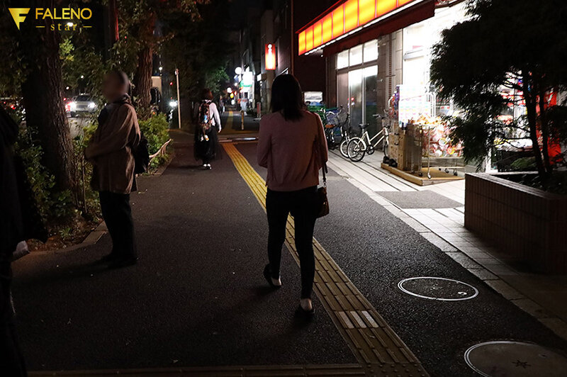 イヤな顔しながらも素股までしてくれた押しに弱いエステティシャンの自宅の‘中’まで‘つきまとい’ 時田亜美 サンプル 3