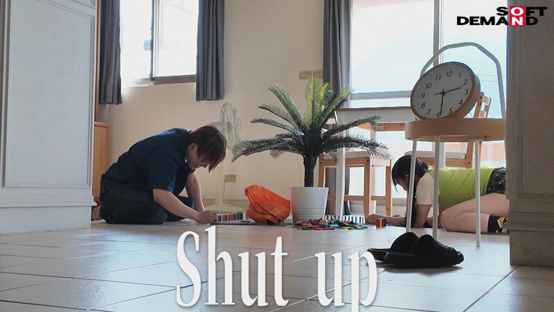 いきなり全身拘束から始まる24時間リアル大脱出 齋齋いつき史上最難解のパニックイライラ？！SEXドキュメント！ 累計総フォロワー40万人台湾美少女インフルエンサーが、言葉の通じない純日本人男優さんと2人きりで山奥の監●ハウスに閉じ込められて、感情むき出しおっぱい… サンプル 5