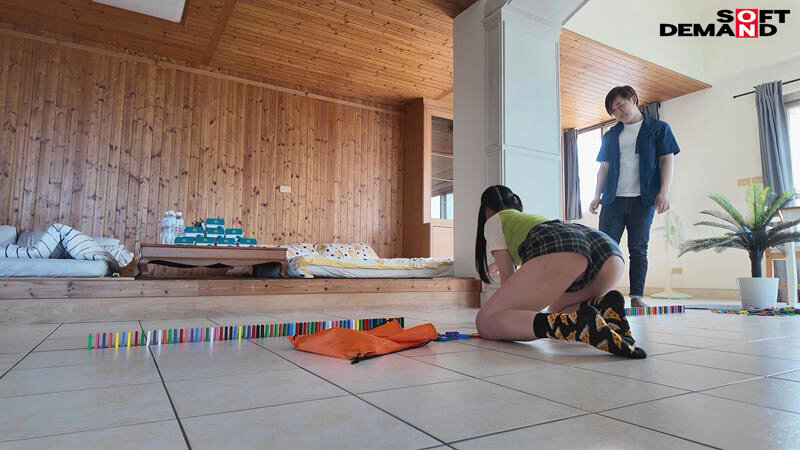 いきなり全身拘束から始まる24時間リアル大脱出 齋齋いつき史上最難解のパニックイライラ？！SEXドキュメント！ 累計総フォロワー40万人台湾美少女インフルエンサーが、言葉の通じない純日本人男優さんと2人きりで山奥の監●ハウスに閉じ込められて、感情むき出しおっぱい… サンプル 9