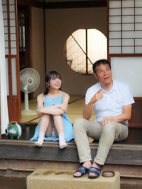 ある日、身寄りのない子を俺の家で預かることになった。娘のように接していたが献身的に身体を差し出してきたので…日向由奈 サンプル 1