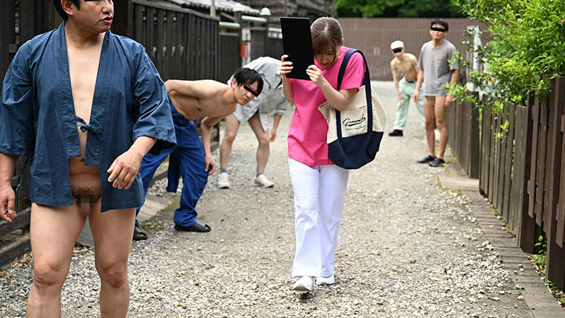 「村人全員、わたしが診ます！」男性過多の過疎村ナース・小鈴みかんの全員おち〇ぽヌキまくり派遣診療 サンプル 2