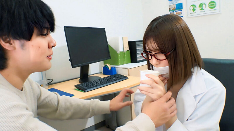 「これも検査なんですか！？」「はい！立派な検査です！」真面目な顔して敬語で診察～飲尿～中出し・精飲でしつこいくらいに捕精（ほせい）検査してくる泌尿器科の極淫痴女医＃03 皆瀬医師 サンプル 4