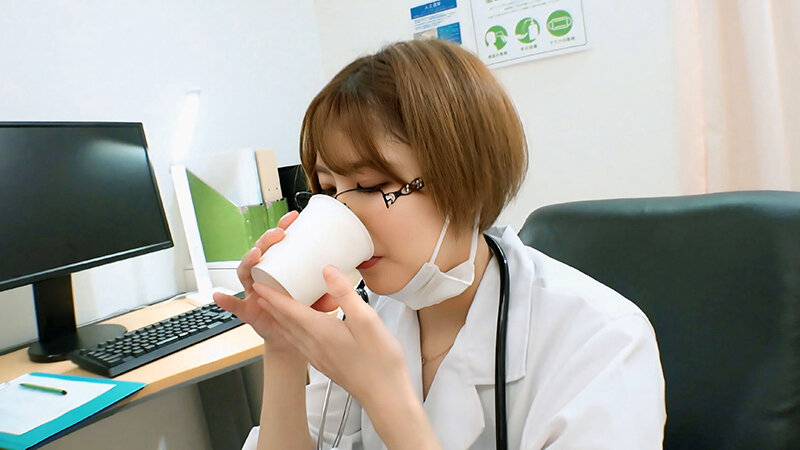 「これも検査なんですか！？」「はい！立派な検査です！」真面目な顔して敬語で診察～飲尿～中出し・精飲でしつこいくらいに捕精（ほせい）検査してくる泌尿器科の極淫痴女医＃04 豊岡医師 サンプル 6