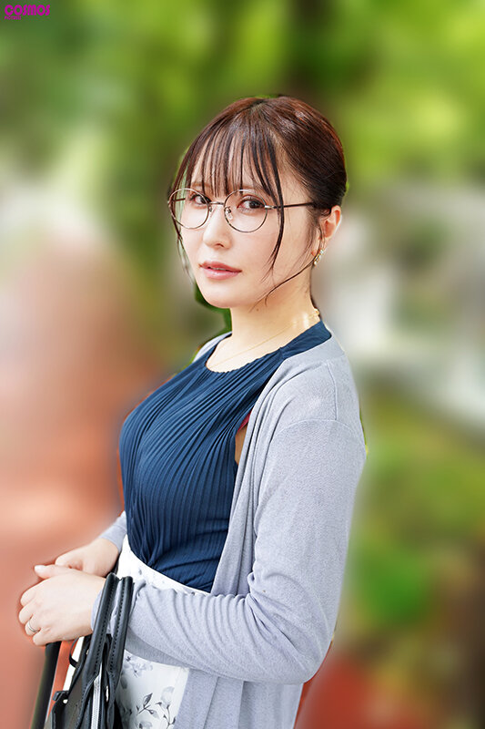 彼女のいない貧乏な自分にあるのは有り余る性欲と安アパートだけ風俗行く金も無いし若い子はノリが苦手…だからおとなしそうな人妻を捕まえてSEXしたら自分以上に性欲が凄かった！！（仮名）ミドリさん サンプル 1