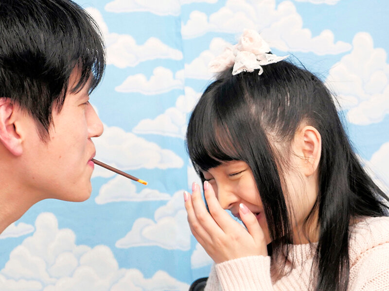 ラップ1枚被せて友達と素股してくれませんか？と偽り溶けるラップを仕込んでウブなお嬢さんに生ハメ、中出しさせちゃいました！ 跡美しゅり サンプル 3