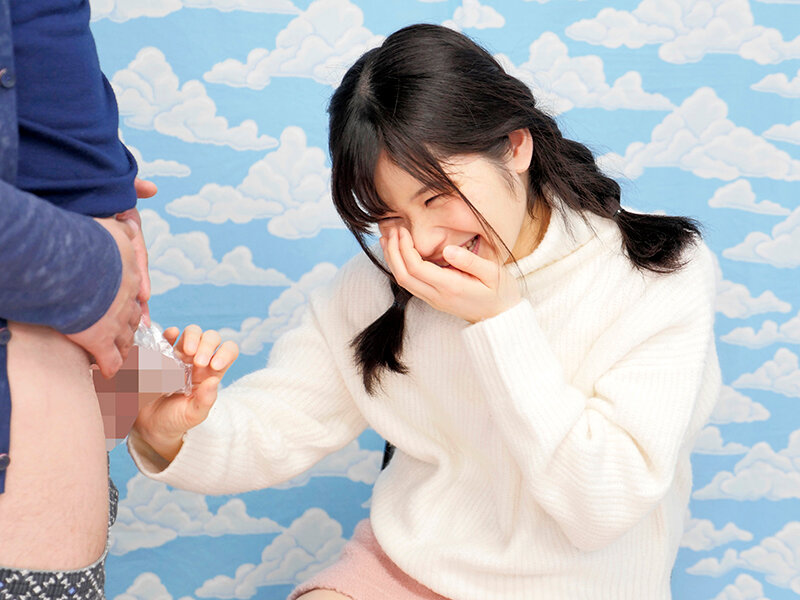 ラップ1枚被せて友達と素股してくれませんか？と偽り溶けるラップを仕込んでウブなお嬢さんに生ハメ、中出しさせちゃいました！ 藤井林檎 サンプル 7