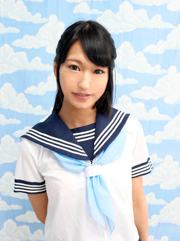 代々木で見つけた優しい女子校生に18cmメガチ○ポを素股してもらったらこんなヤラしい事になりました。 渚ひまわり サンプル 1