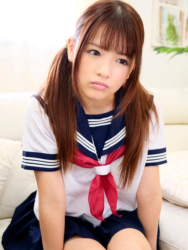 寝ている女子校生の妹にイタズラしていたら逆に生ハメを求められて、もう発射しそうなのにカニばさみでロックされて逃げられずそのまま中出し！ 永瀬ゆい サンプル 1