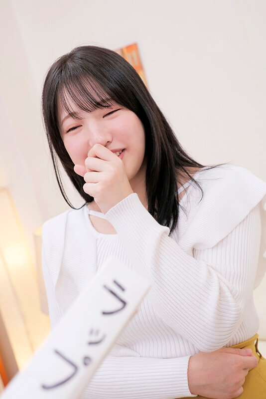 男女の友情は成立するのか！？女子大生限定！ ラップ1枚隔てて男友達チ○ポに素股体験させちゃいました♪ 一色さら サンプル 1