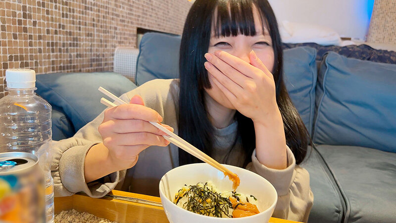 金曜の夜、何度も中出しをした想い出を残したくて…病みカワ系セフレちゃん日泉舞華と朝から晩まで精飲と中出しをした週末2日目の記録 サンプル 8