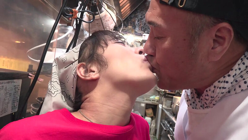 爆盛りギャル中華美人姉妹が腕を振るう行列がすごい街中華の日常とSEX！～姉妹編～ サンプル 4