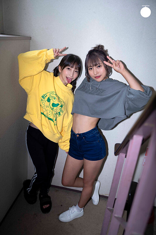 ハメ撮りレズH ボンビーガールな大学生！「アタシと…ちょっとエッチな配信してみない？」生活費と親友のココロを手に入れる方法 冬愛ことね 北城希 サンプル 1