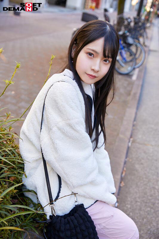 【彼氏に内緒で初撮り】演劇部大道具の裏方ヲタク女子大生を寝取って中出し 根暗かと思いきや コスプレセックス大好き肉食女子でした ゆな 21歳 由奈 サンプル 2