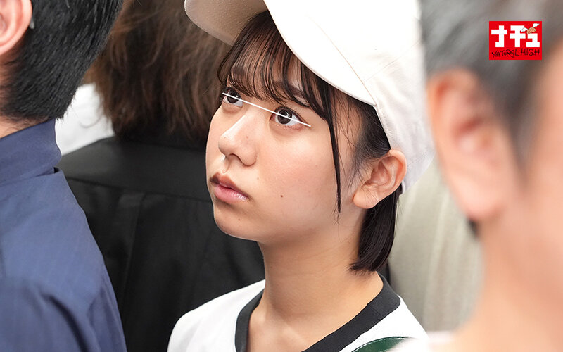 髪わし掴みバックでガン突かれアヘ顔でイキまくるショートカット純粋女子 サンプル 3