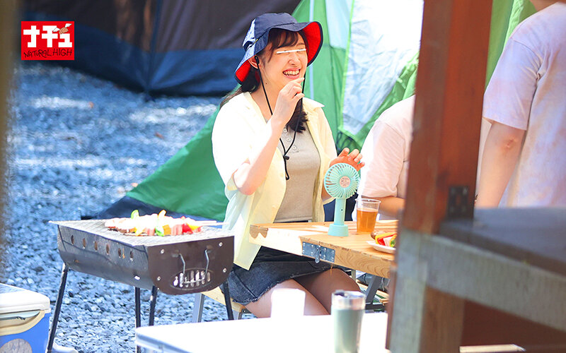 キャンプ場全裸放流～浮かれた巨乳女を追い剥ぎ野外羞恥～ サンプル 3