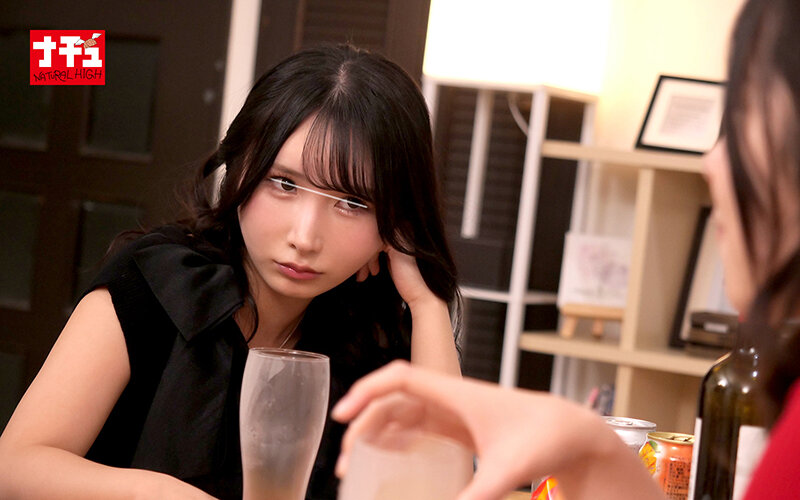合宿の夜、こっそり布団の中で何度もイカセてレズに目覚めさせてしまった同級生に数年後…夫が近くにいるのに密着スロー乳首舐めでレズ返しされた私 サンプル 12