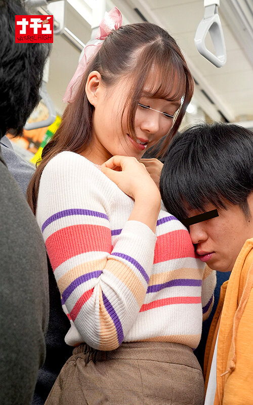 満員電車で巨乳を顔に押しつけからかっていたらウブ少年がエロガキに豹変！ちゅうちゅう乳首を吸いつかれ感じてしまった高身長女 サンプル 3