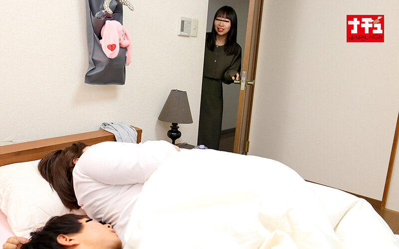 超豊満ボディに妹の彼氏が隠れている…と言えず何度も中出しされた爆乳姉 サンプル 5