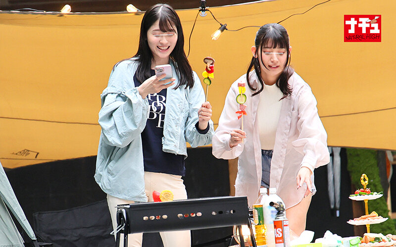 テントの中に連れ込まれた友達を助けれず2人同時にまわされた女子キャンパー3 サンプル 12