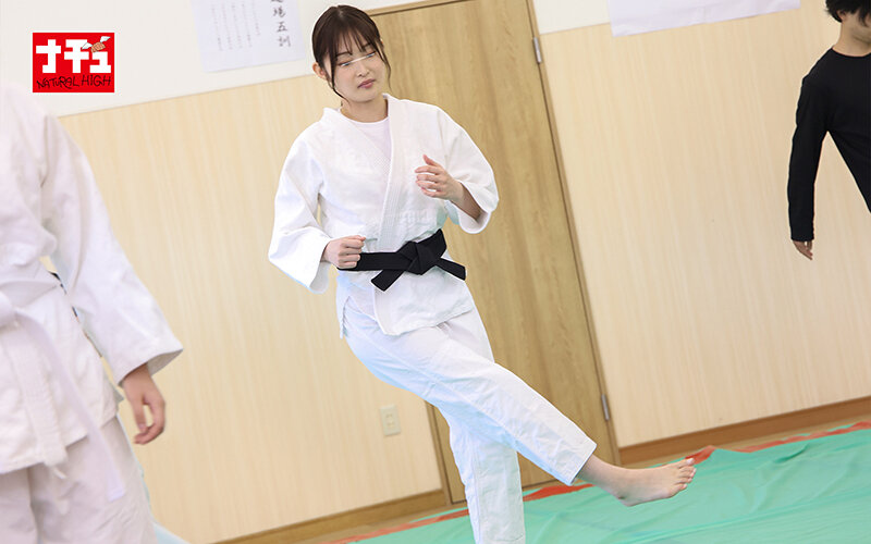 運動部女子羞恥2 練習中にハメ潮するほど突きまくれ！ ～柔道部～ 色白純朴女子 サンプル 2