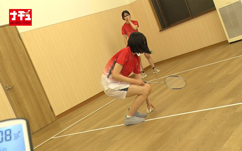運動部女子羞恥2 練習中にハメ潮するほど突きまくれ！ ～バドミントン部～ スレンダー微乳女子 サンプル 8