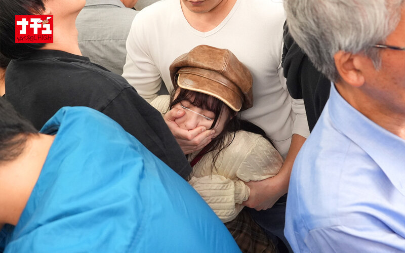 生意気女子をガン突きまくる駅弁中出し羞恥 友達の前ではイキってるチビ サンプル 5