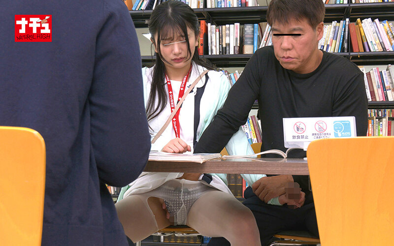 図書館で声も出せず糸引くほど愛液が溢れ出す敏感娘32 黒髪パイパン看護師 サンプル 4