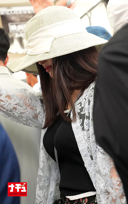 無抵抗で巨乳を震わせ感じまくる目隠れ女子中出し羞恥 ミステリアス帽子美女 サンプル 2
