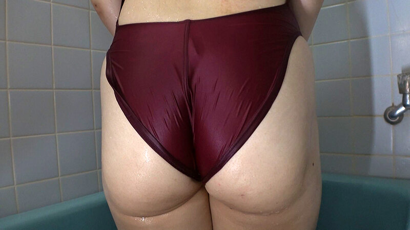 美波汐里 濡れてテカってピッタリ密着 神競泳水着 可愛い女子の競泳水着姿をじっとりと堪能！着替え盗撮から始まり貧乳から巨乳にパイパン、ハミ毛、ジョリワキ等のフェチ接写やローションソーププレイや競泳水着ぶっかけ等を完全着衣で楽しむAV サンプル 9