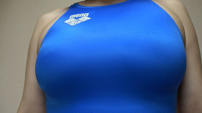 雨宮凛 濡れてテカってピッタリ密着 神競泳水着 可愛い女子の競泳水着姿をじっとりと堪能！着替え盗撮から始まり貧乳から巨乳にパイパン、ハミ毛、ジョリワキ等のフェチ接写やローションソーププレイや競泳水着ぶっかけ等を完全着衣で楽しむAV サンプル 2