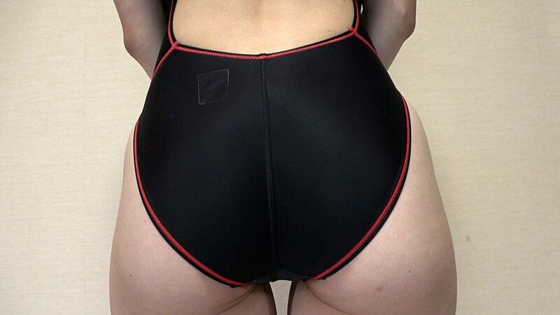 比嘉まりあ 濡れてテカってピッタリ密着 神競泳水着 可愛い女子の競泳水着姿をじっとりと堪能！着替え盗撮から始まり貧乳から巨乳にパイパン、ハミ毛、ジョリワキ等のフェチ接写やローションソーププレイや競泳水着ぶっかけ等を完全着衣で楽しむAV サンプル 1